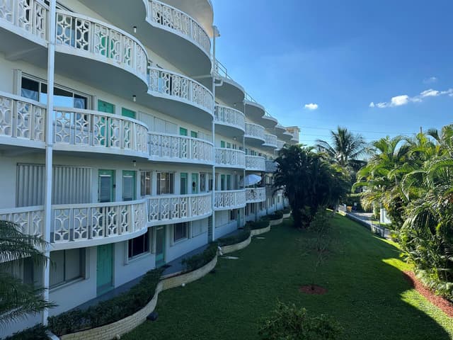 2381 Sunset Avenue # 216, Lake Worth FL 33461 - Lake Worth, FL - Photo 2
