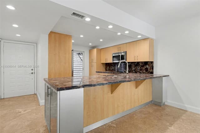523 NE 38th St # 6, Miami FL 33137 - Miami, FL - Photo 6