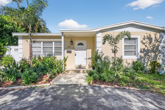 831 30th Court, West Palm Beach FL 33407 - West Palm Beach, FL - Photo 4