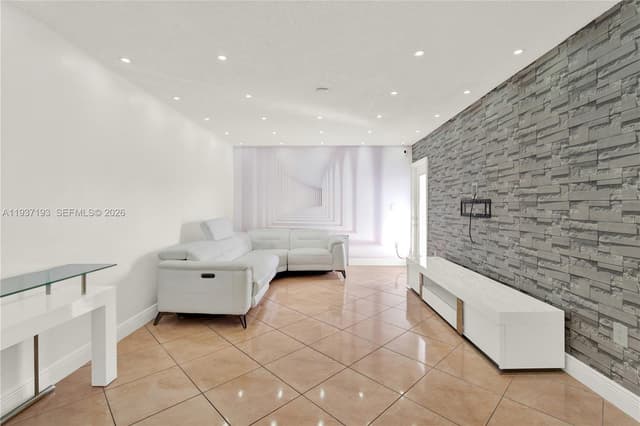 5665 W 20th Ave # 415, Hialeah FL 33012 - Hialeah, FL - Photo 2