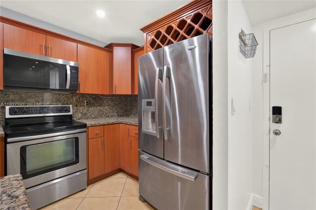 5665 W 20th Ave # 415, Hialeah FL 33012 - Hialeah, FL - Photo 5