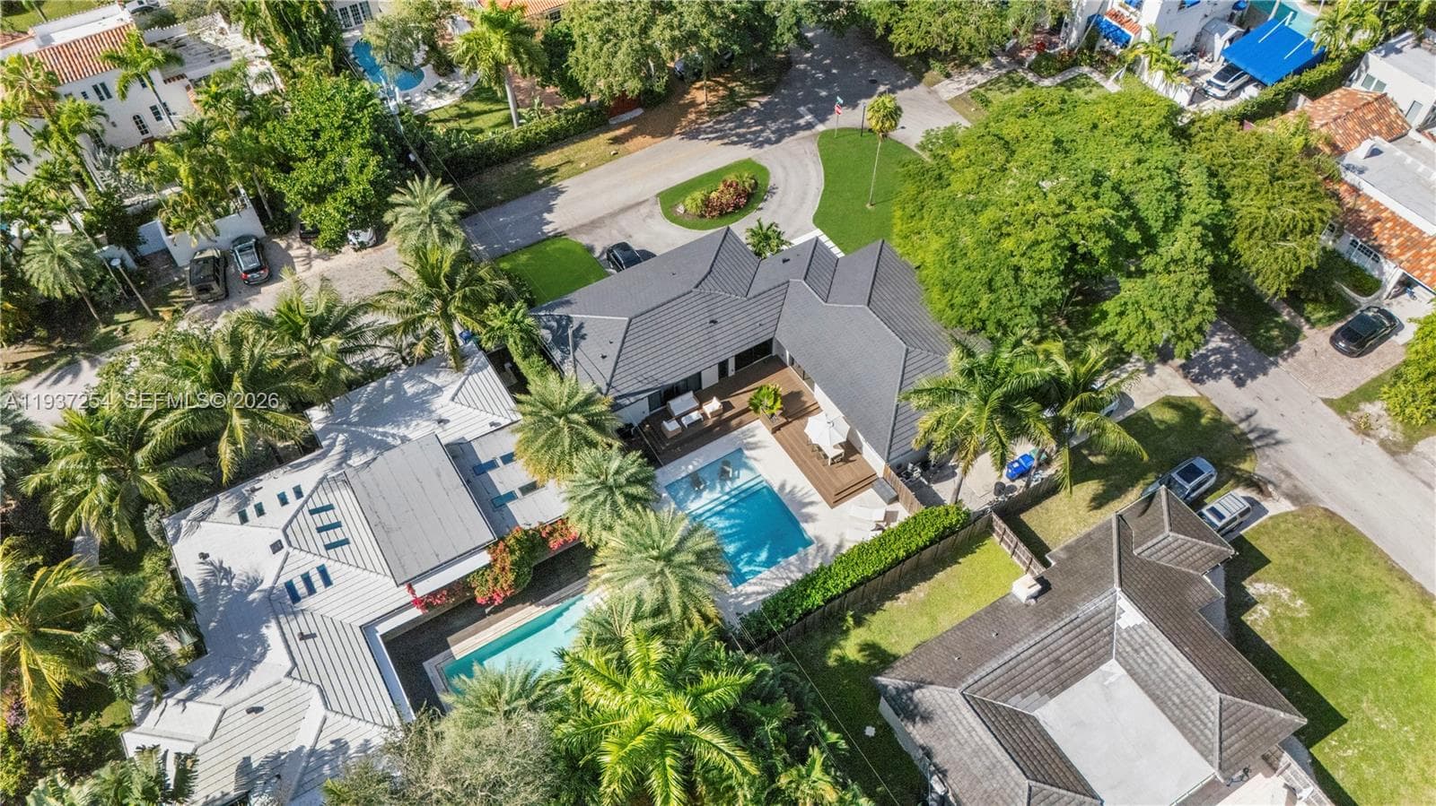 800 NE 72nd St, Miami FL 33138
