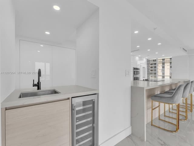 19707 Turnberry way # 25D, Aventura FL 33180 - Aventura, FL - Photo 2