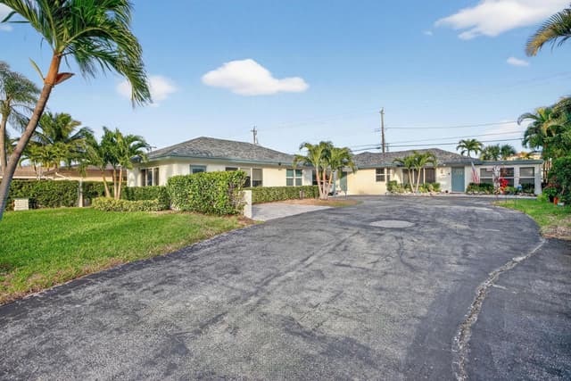 4436 Seagrape Drive, Lauderdale By The Sea FL 33308 - Lauderdale By The Sea, FL - Photo 2