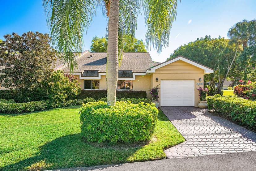 6858 Fountains Circle, Lake Worth FL 33467