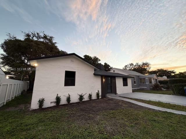 854 NW 76th St, Miami FL 33150 - Miami, FL - Photo 2