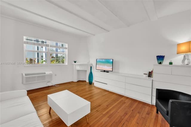 439 15th St # 2, Miami Beach FL 33139 - Miami Beach, FL - Photo 2