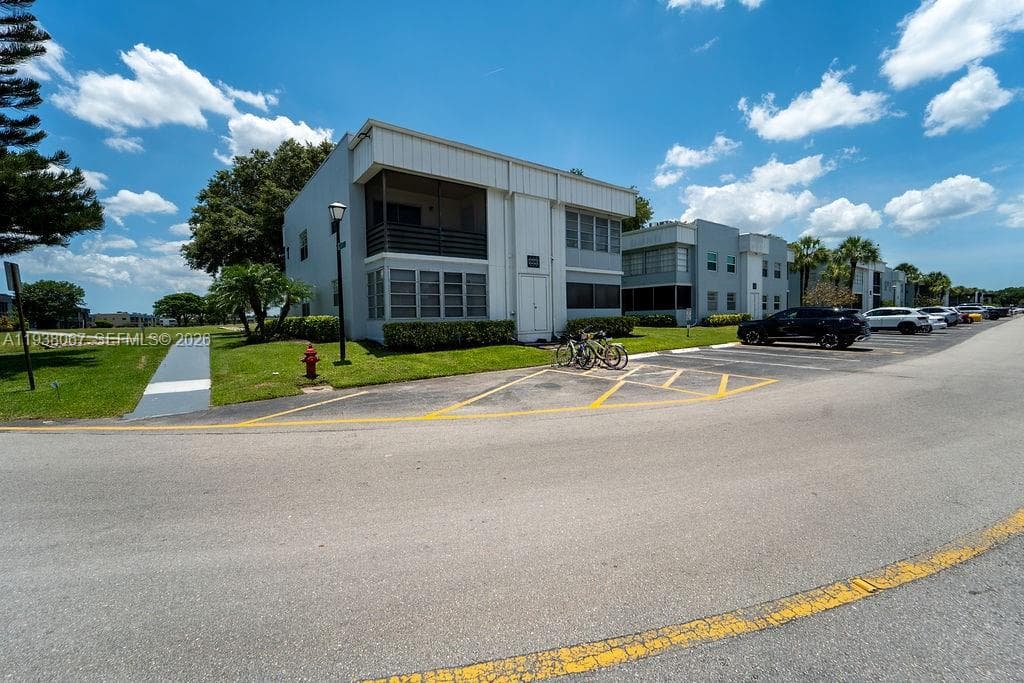 938 Normandy T # T938, Delray Beach FL 33484 - Delray Beach, FL - Photo 1