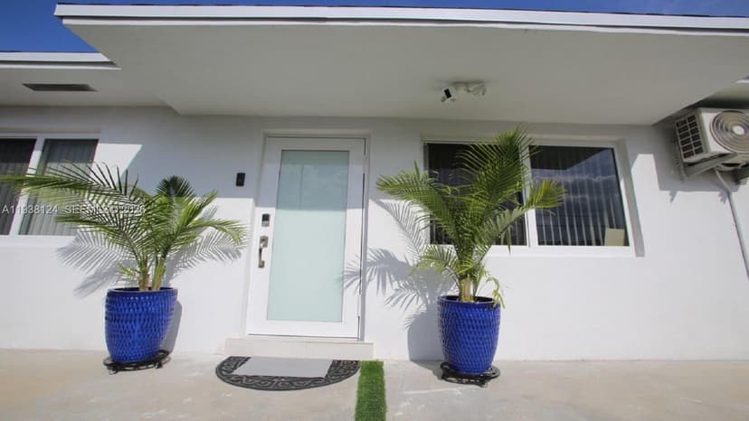 798 W 31st St, Hialeah FL 33012