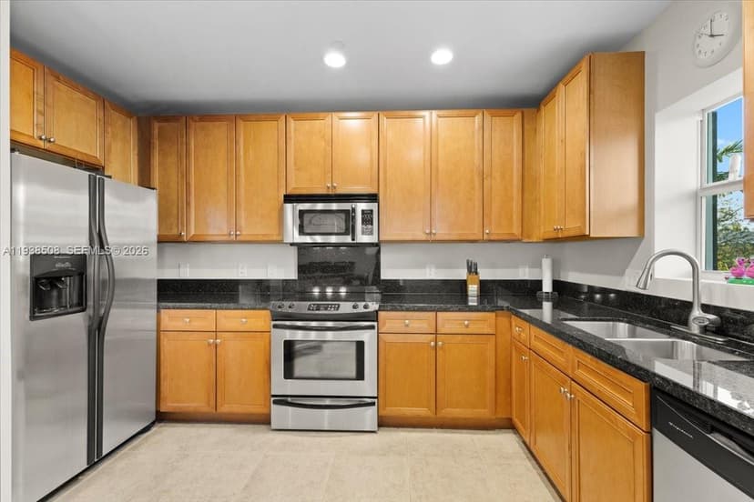 630 SE 15th St # 3, Fort Lauderdale FL 33316