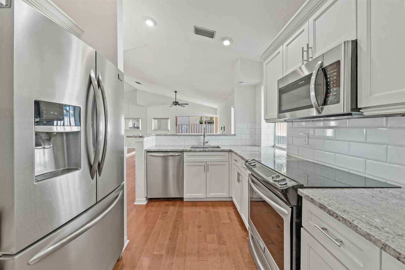28 Governors Court, Palm Beach Gardens FL 33418