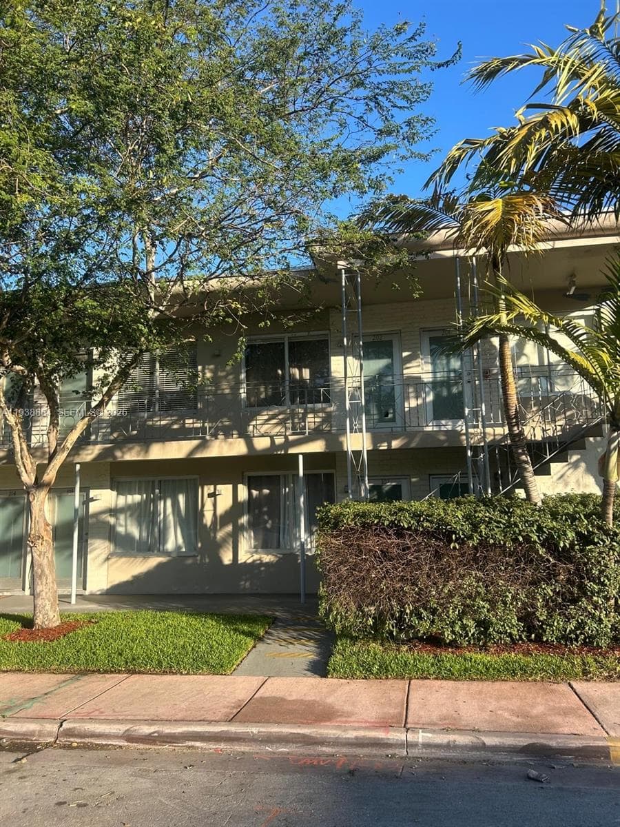 801 15th St # 202, Miami Beach FL 33139 - Miami Beach, FL - Photo 1