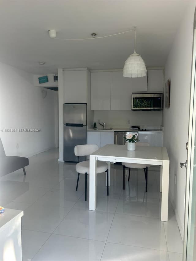 801 15th St # 202, Miami Beach FL 33139 - Miami Beach, FL - Photo 5