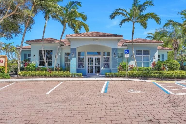 1942 Alamanda Way, Riviera Beach FL 33404