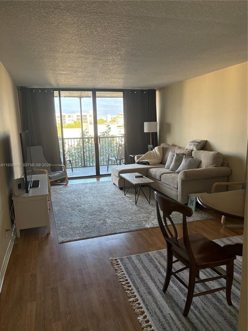 17 Royal Palm Way # 4040, Boca Raton FL 33432
