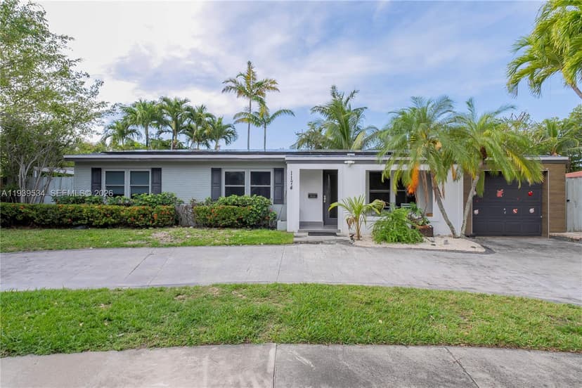 1174 Garfield St, Hollywood FL 33019