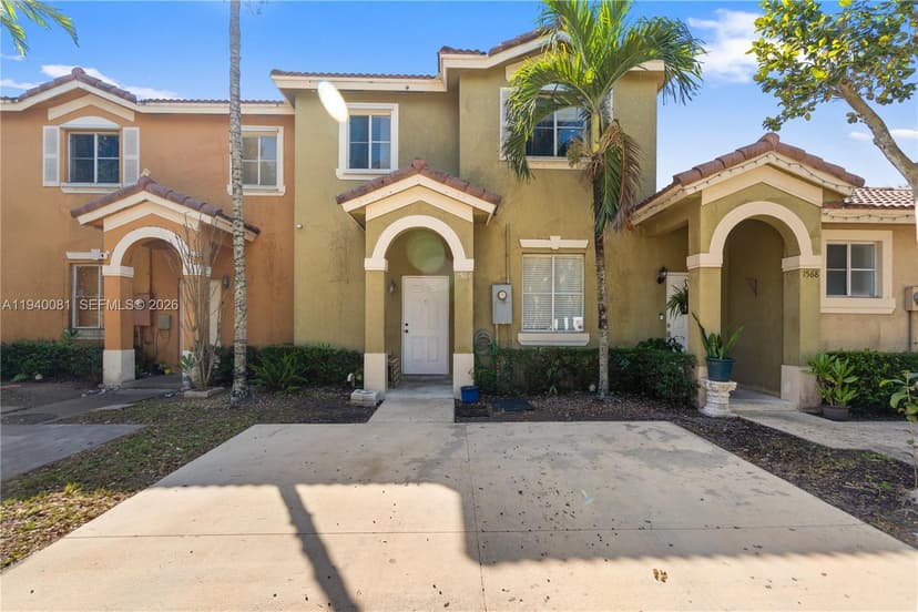 1564 SW 2nd St, Homestead FL 33030