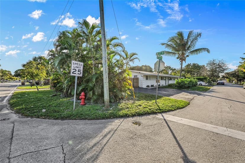 700 NW 18th St, Fort Lauderdale FL 33311