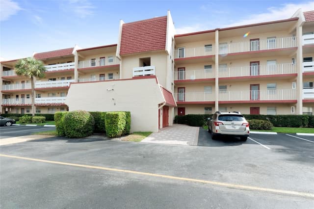 1020 Country Club Dr # 206, Margate FL 33063 - Margate, FL - Photo 2