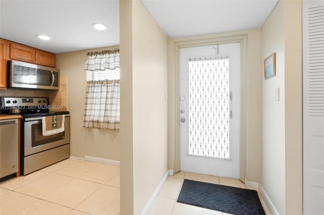 1020 Country Club Dr # 206, Margate FL 33063 - Margate, FL - Photo 6