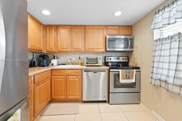 1020 Country Club Dr # 206, Margate FL 33063 - Margate, FL - Photo 7