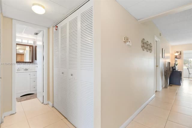 1020 Country Club Dr # 206, Margate FL 33063 - Margate, FL - Photo 5