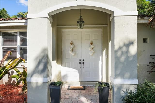 8209 SW 173rd Terrace, Palmetto Bay FL 33157 - Palmetto Bay, FL - Photo 2