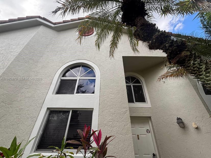 7390 S Pinewalk Dr S, Margate FL 33063