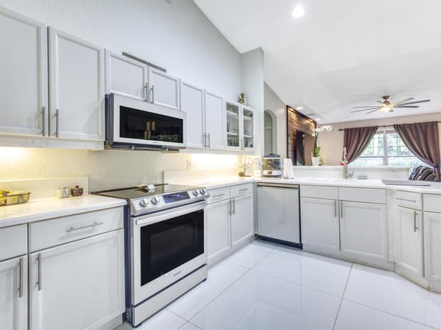 6660 Conch Court, Boynton Beach FL 33437 - Boynton Beach, FL - Photo 3