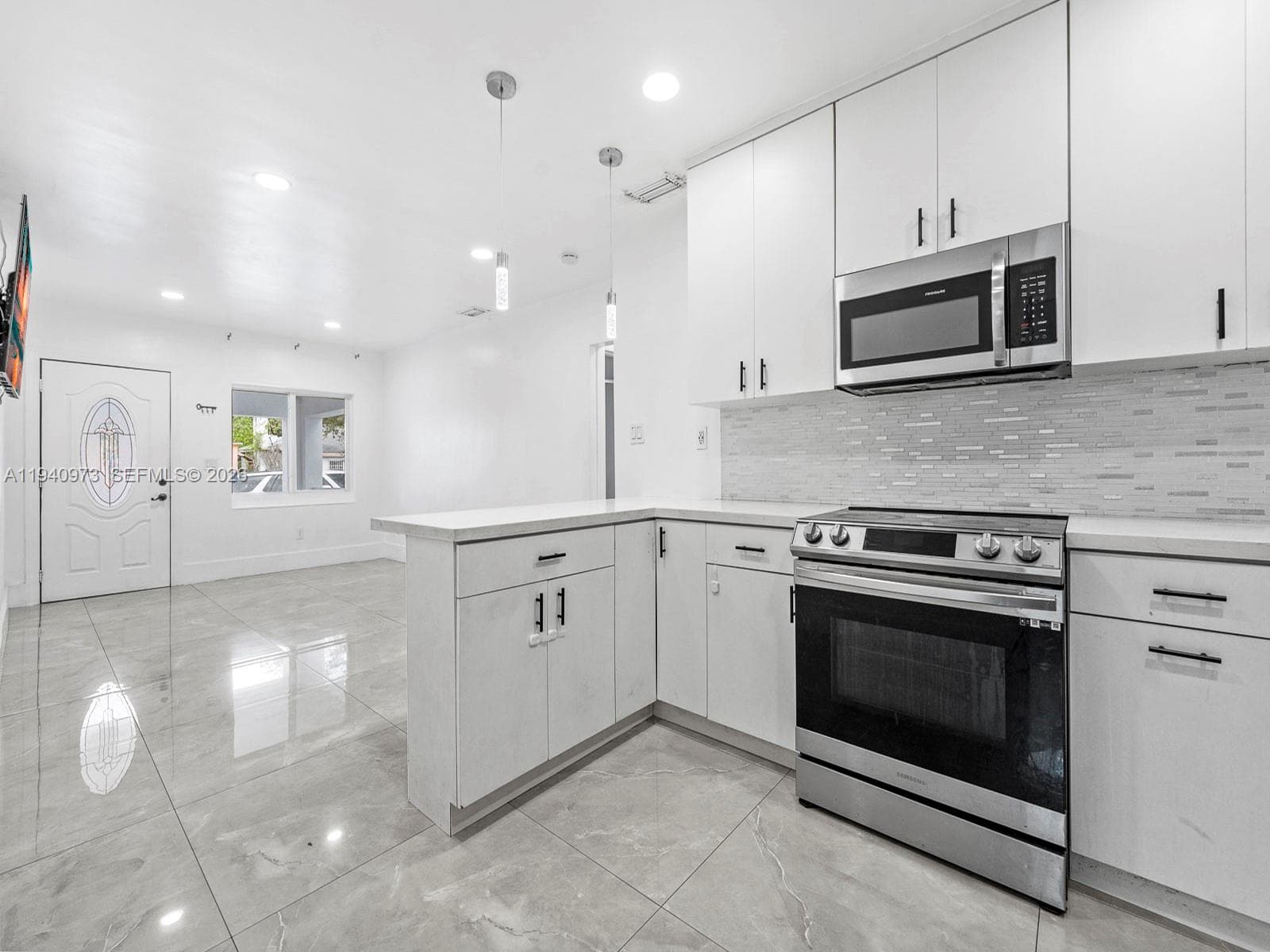 1230 NW 35th St, Miami FL 33142