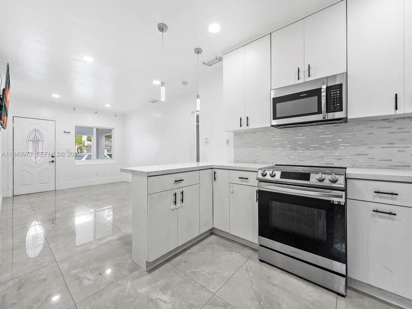 1230 NW 35th St, Miami FL 33142