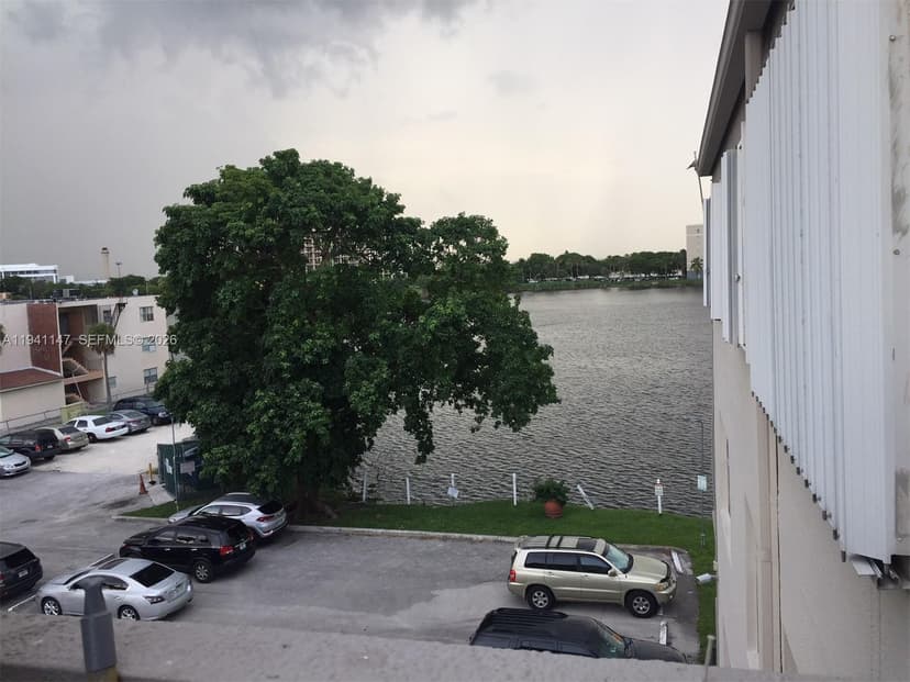 5505 NW 7th St # W406, Miami FL 33126