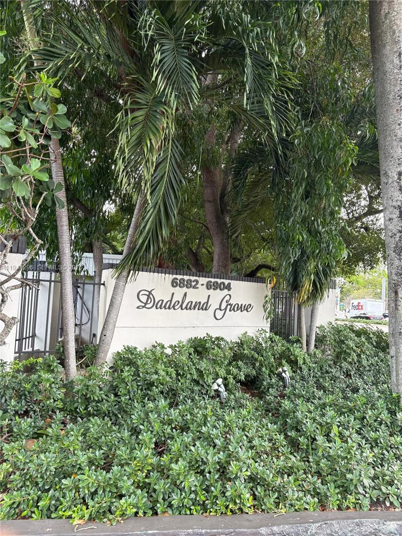 6900 N Kendall Dr # A102, Pinecrest FL 33156