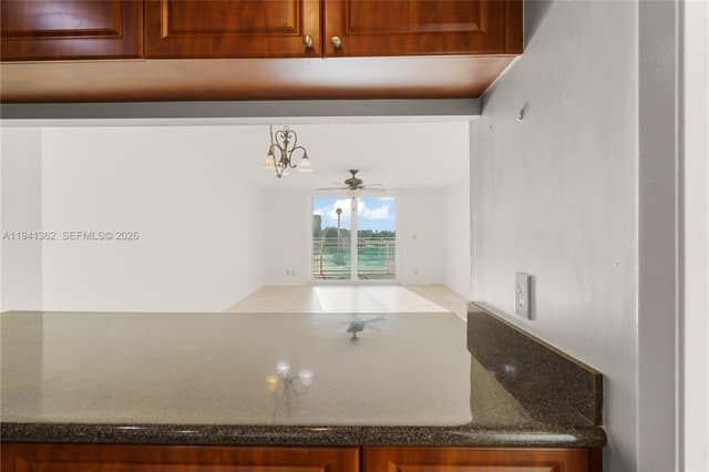 437 Golden Isles Dr # 4D, Hallandale Beach FL 33009 - Hallandale Beach, FL - Photo 7