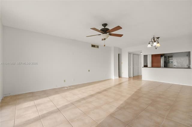 437 Golden Isles Dr # 4D, Hallandale Beach FL 33009 - Hallandale Beach, FL - Photo 5