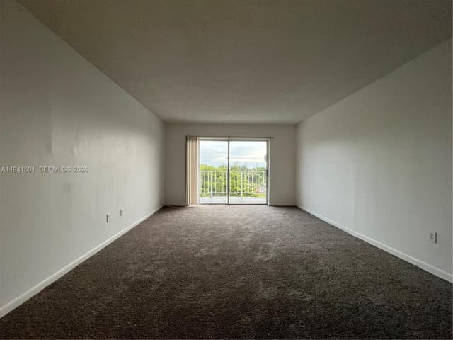 492 NW 165th St Rd # 611, Miami FL 33169 - Miami, FL - Photo 2