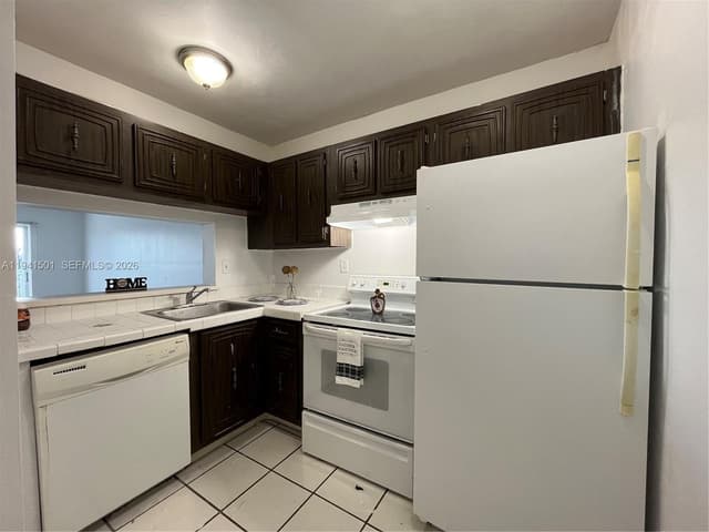 492 NW 165th St Rd # 611, Miami FL 33169 - Miami, FL - Photo 5
