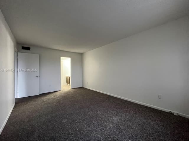 492 NW 165th St Rd # 611, Miami FL 33169 - Miami, FL - Photo 4