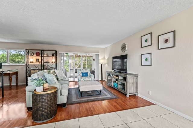 225 Bonnie Boulevard # 302, Palm Springs FL 33461 - Palm Springs, FL - Photo 5