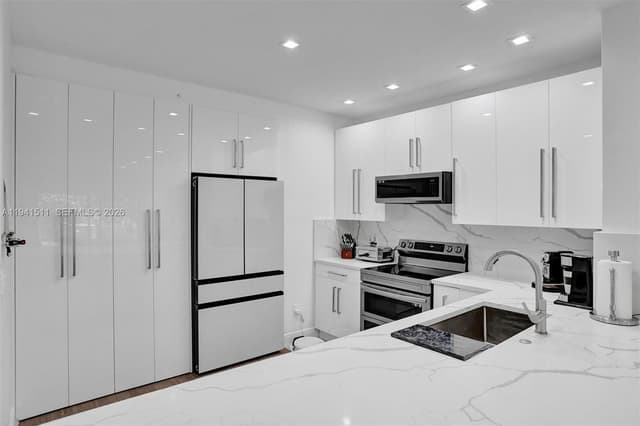 21150 Jib Ct # J12, Aventura FL 33180 - Aventura, FL - Photo 6
