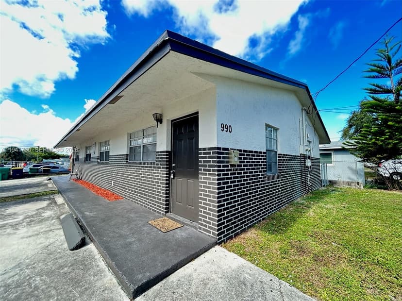 990 Phippen Waiters Rd, Dania Beach FL 33004