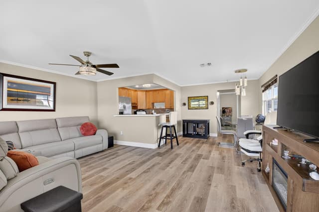 170 Valencia H, Delray Beach FL 33446 - Delray Beach, FL - Photo 6