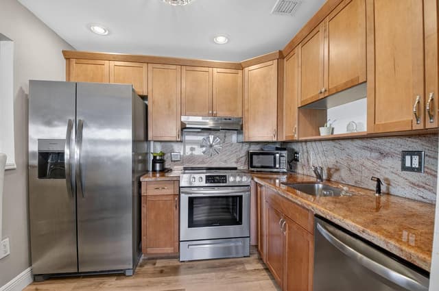 170 Valencia H, Delray Beach FL 33446 - Delray Beach, FL - Photo 7