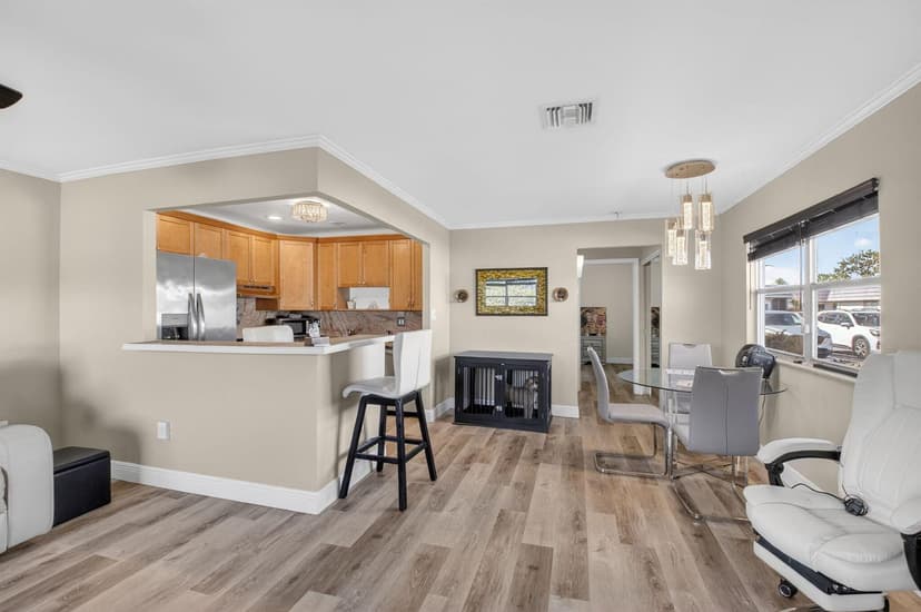 170 Valencia H, Delray Beach FL 33446