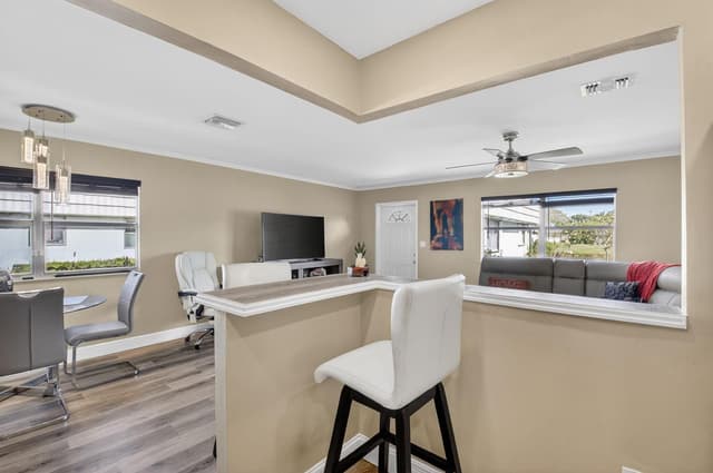 170 Valencia H, Delray Beach FL 33446 - Delray Beach, FL - Photo 4