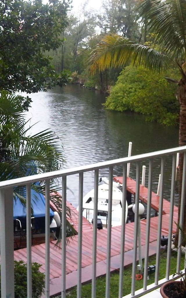 16531 NE 35th Ave # 201, North Miami Beach FL 33160 - North Miami Beach, FL - Photo 2