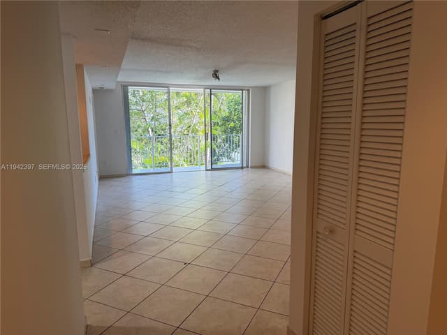 16531 NE 35th Ave # 201, North Miami Beach FL 33160 - North Miami Beach, FL - Photo 6