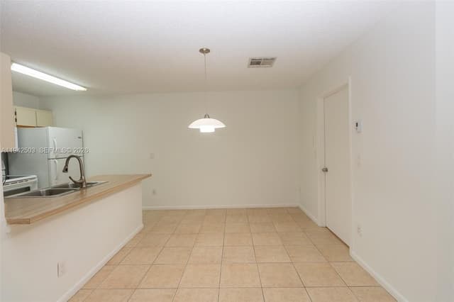 18328 NW 68th Ave # P, Hialeah FL 33015 - Hialeah, FL - Photo 5