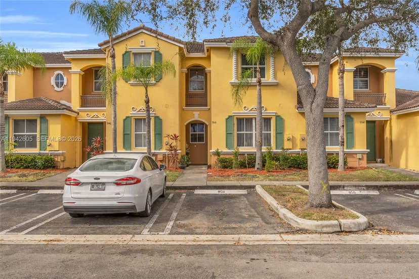950 NE 42nd Pl, Homestead FL 33033