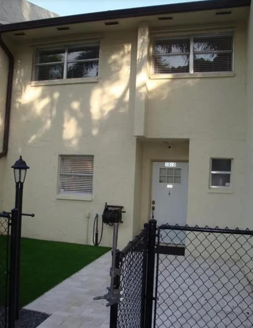 3010 NW 68th Street # 102, Fort Lauderdale FL 33309